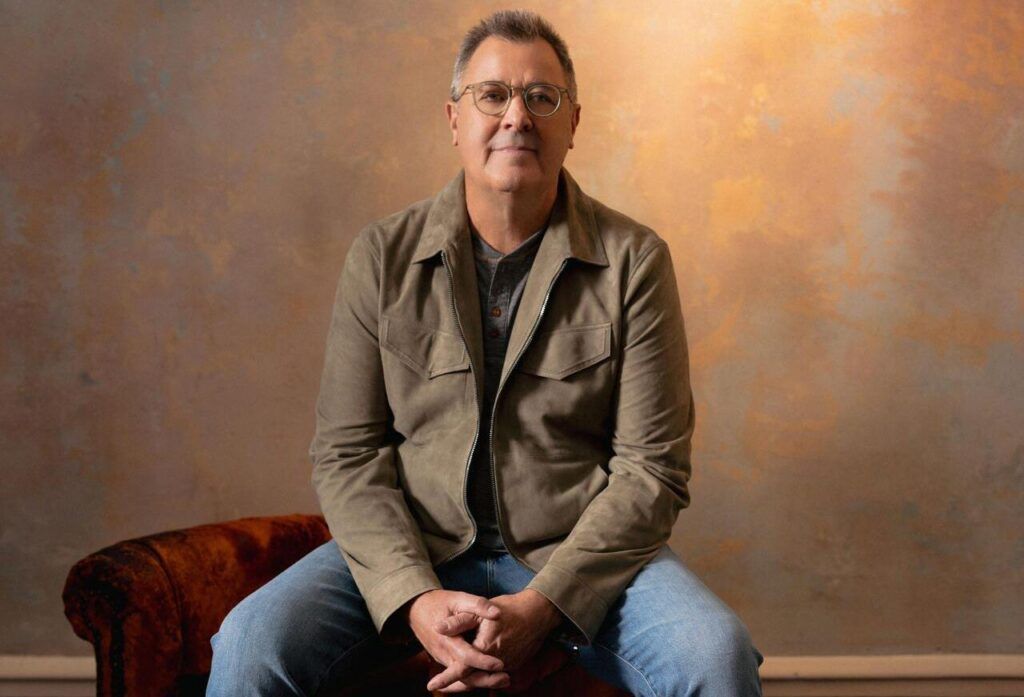 Vince_Gill_PR_Photo_Credit-David_McClister-png-converted-1024x697-1